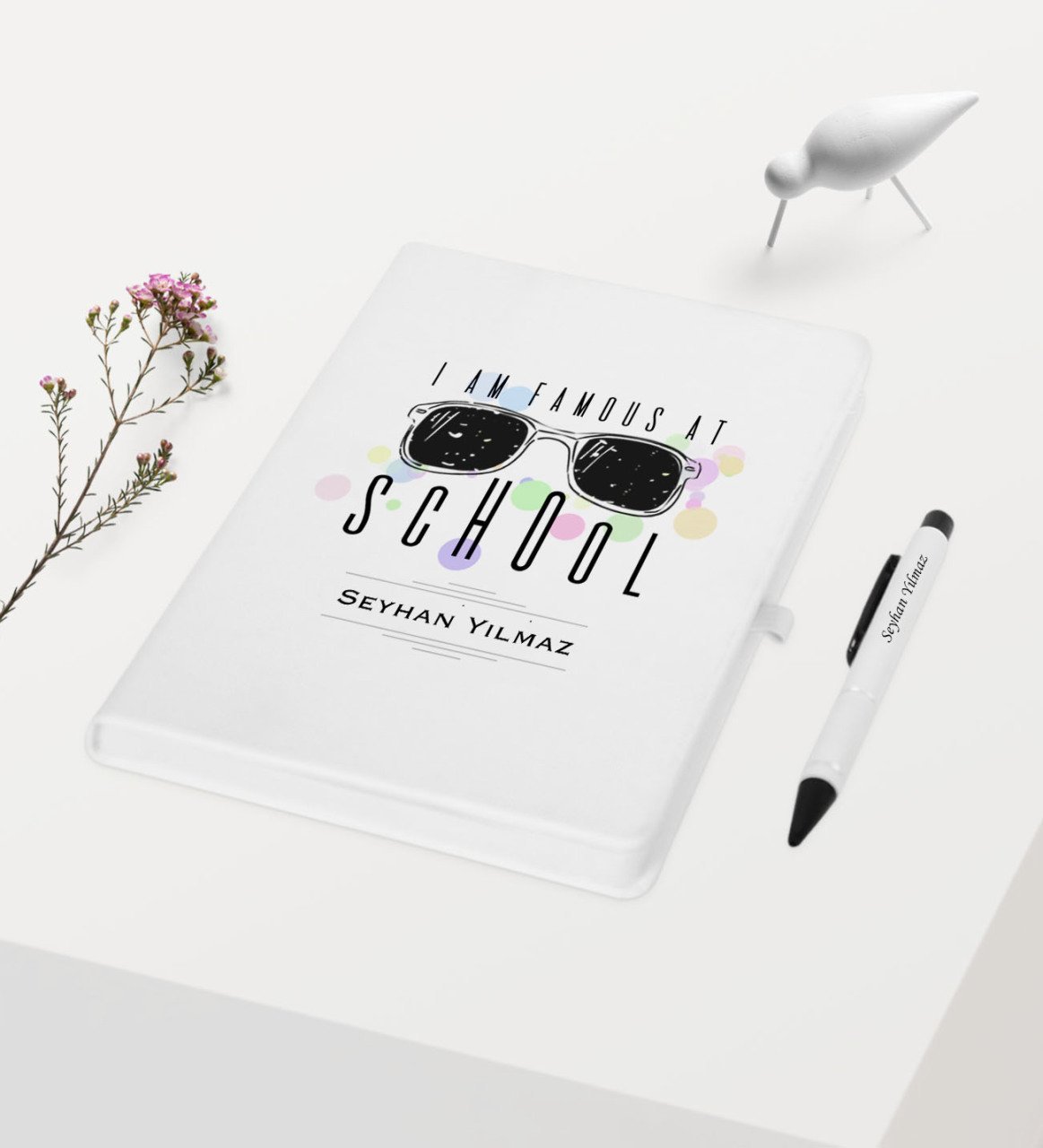 Kişiye Özel Okulda Ünlüyüm Temalı Beyaz Defter Kalem Hediye Seti - 2