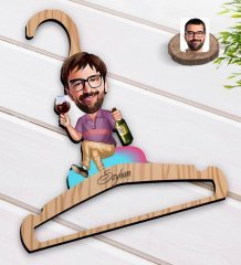 Kişiye Özel Erkek Karikatürlü Standart Boy Ahşap Elbise Askısı-2