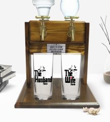Kişiye Özel Renkli Baskılı The Husband And Wife Tasarımlı İkili Rakı Bardağı ve Çift Musluklu Doğal Ahşap Rakı Standı-1