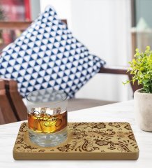 Kişiye Özel Retro Motif Tasarımlı Doğal Ahşap Tabaklı Viski Bardağı Sunum Seti Model 3