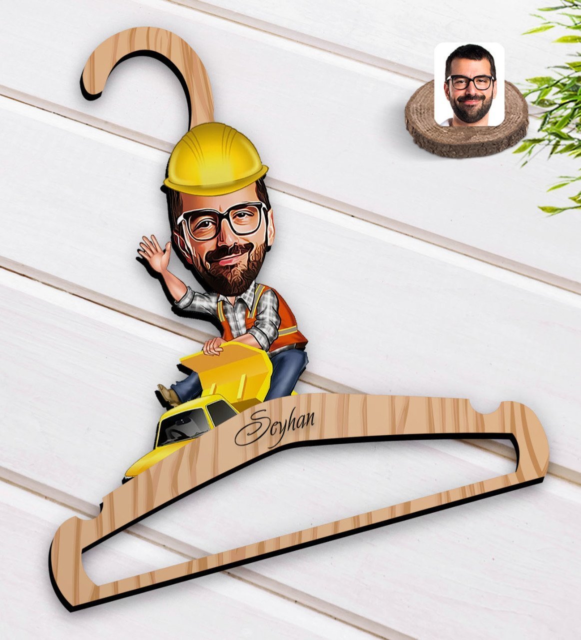 Kişiye Özel Erkek Yol Mühendisi Karikatürlü Standart Boy Ahşap Elbise Askısı-1