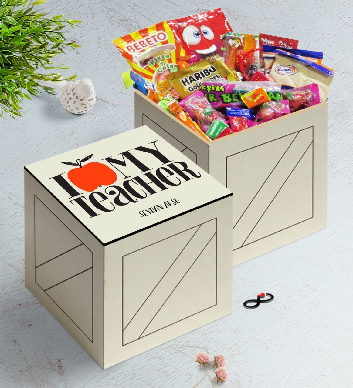 Kişiye Özel Öğretmenimi Seviyorum Ahşap Kutuda Nostaljik Lezzetler Hediye Seti-3