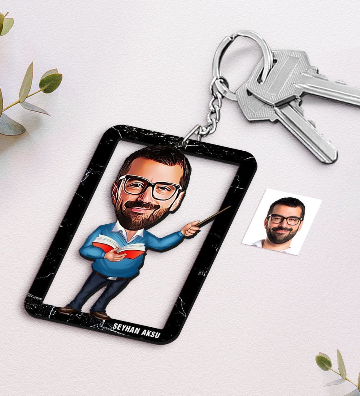 Kişiye Özel İsimli Erkek Öğretmen Karikatürlü Ahşap Anahtarlık-4