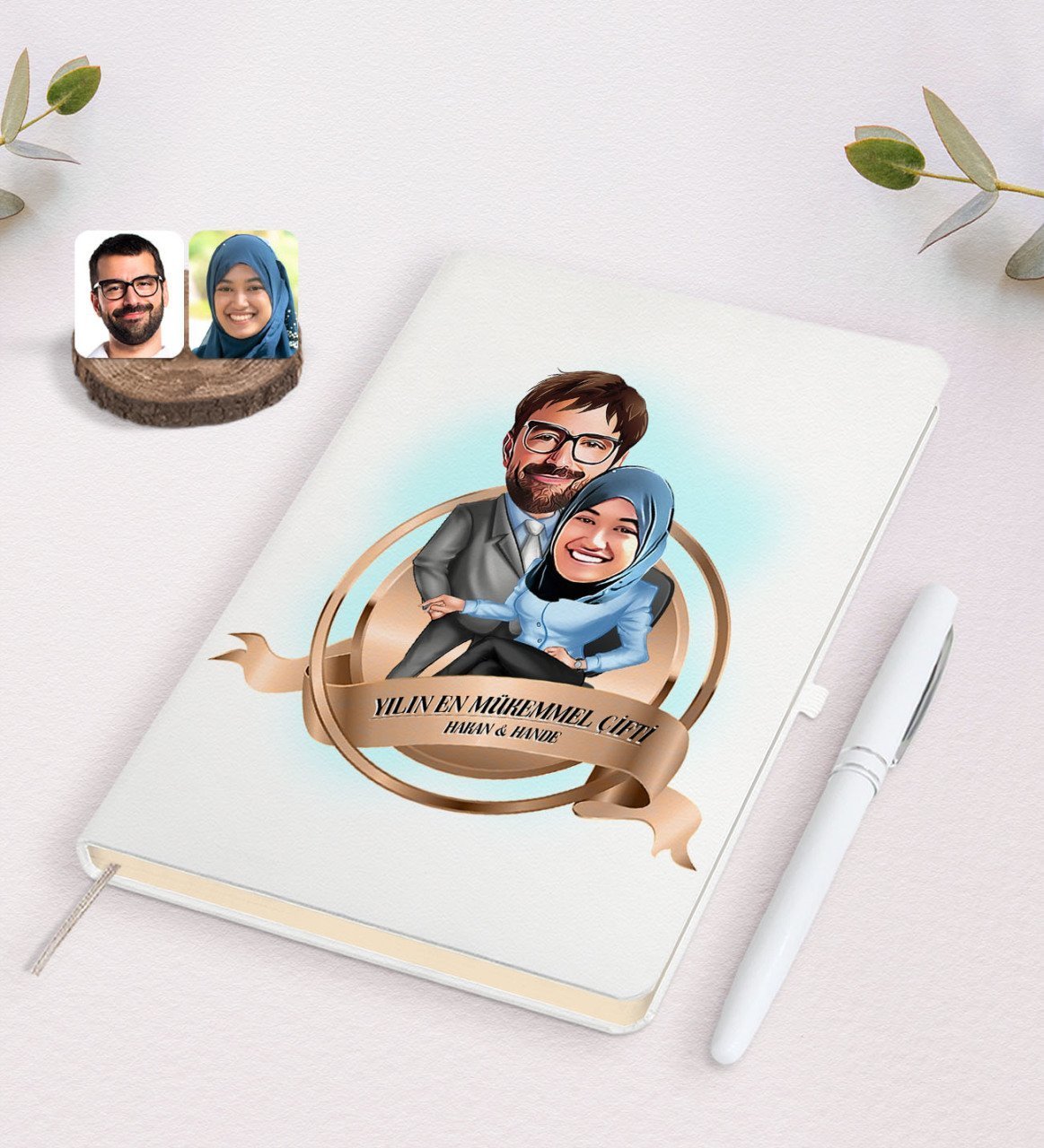 Kişiye Özel Yılın En Mükemmel Çifti Karikatürlü Beyaz Defter ve Kalem Hediye Seti-59