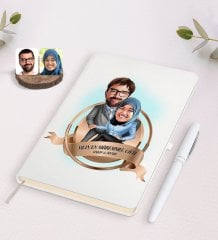 Kişiye Özel Yılın En Mükemmel Çifti Karikatürlü Beyaz Defter ve Kalem Hediye Seti-59