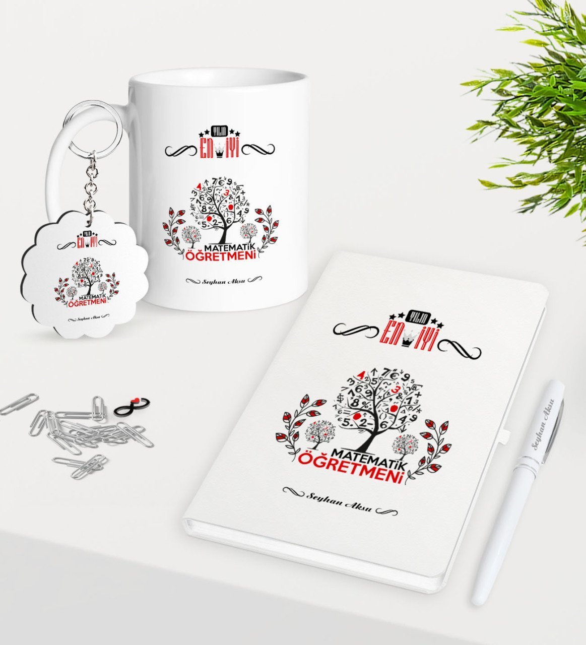 Kişiye Özel Yılın En İyi Matematik Öğretmeni Kupa Anahtarlık Beyaz Defter Kalem Hediye Seti