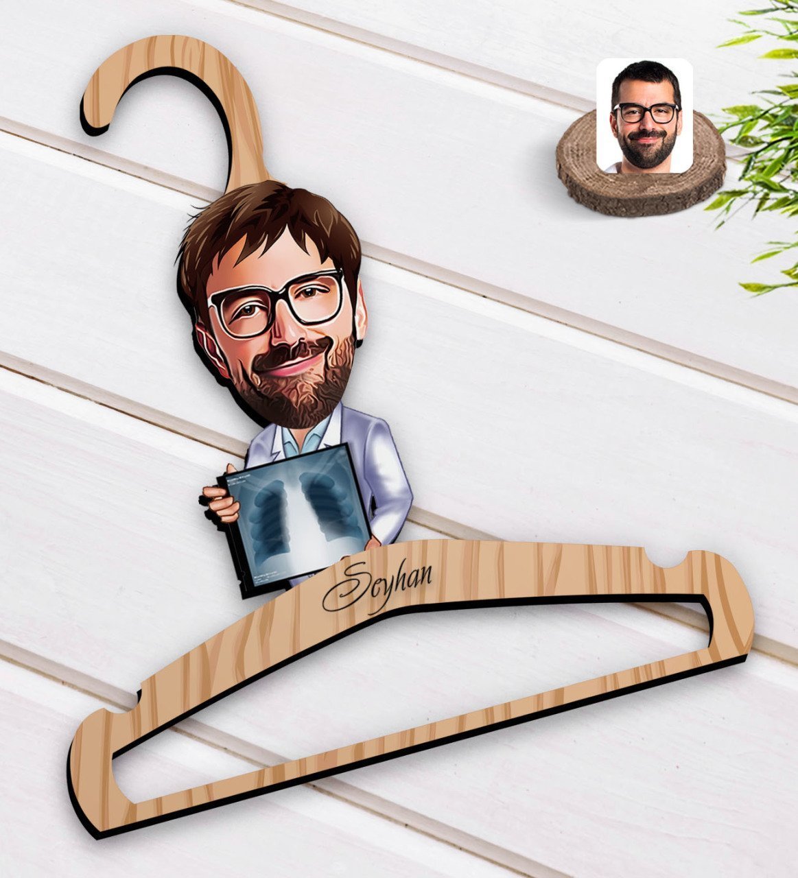 Kişiye Özel Erkek Radyolojist Karikatürlü Standart Boy Ahşap Elbise Askısı-1