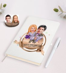 Kişiye Özel Yılın En Mükemmel Çifti Karikatürlü Beyaz Defter ve Kalem Hediye Seti-56