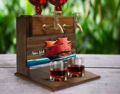BK Gift Kişiye Özel Kabartma Gemi Tasarımlı Çift Musluklu Doğal Ahşap İçki Standı-12, İçki Standı, Doğum Günü Hediyesi, Ev Hediyesi, Erkek Hediye