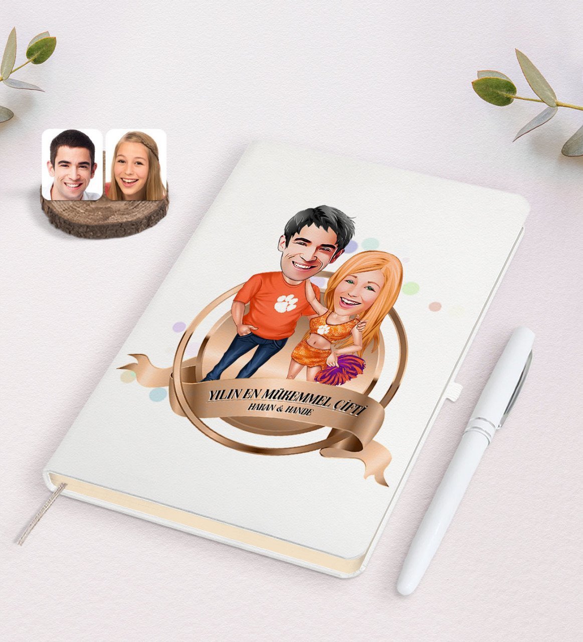 Kişiye Özel Yılın En Mükemmel Çifti Karikatürlü Beyaz Defter ve Kalem Hediye Seti-54