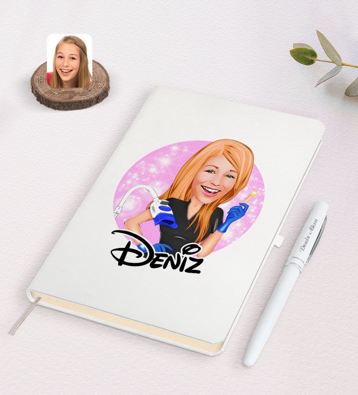 Kişiye Özel Kadın Güzellik Uzmanı Karikatürlü Beyaz Defter ve Kalem Hediye Seti-2