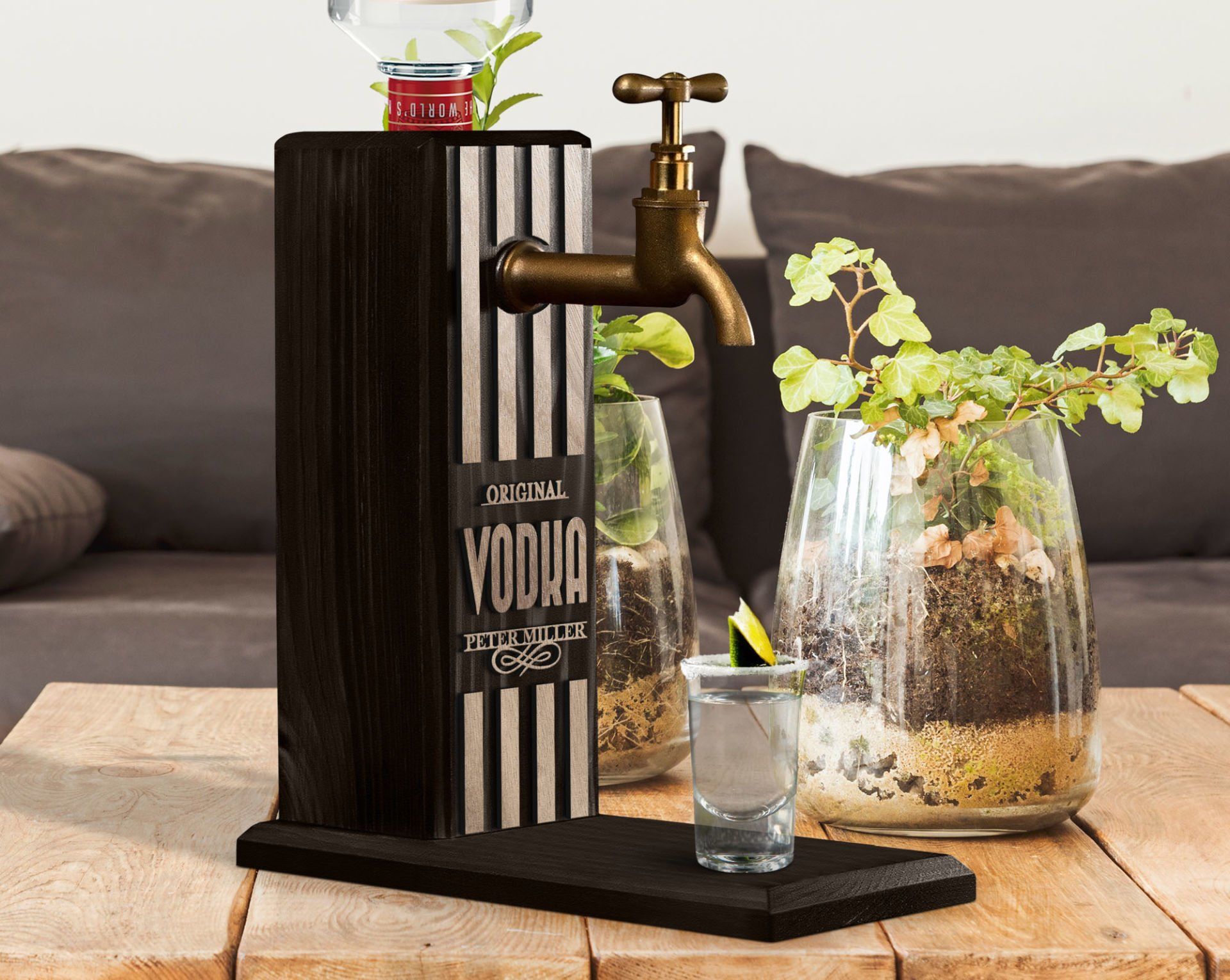 BK Gift Kişiye Özel Kabartma İsimli Musluklu Siyah(Ebony) Ahşap Vodka Standı, Vodka Çeşmesi, Doğum Günü Hediyesi, Ev Hediyesi, İçecek Dispenseri-1