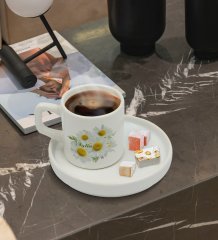 Kişiye Özel Papatya Tasarımlı Sunum Tabaklı Türk Kahvesi Fincanı Model 12