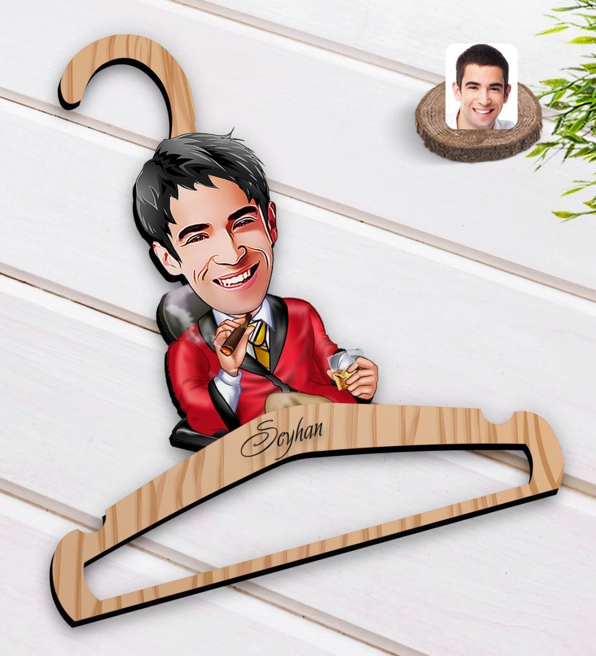 Kişiye Özel Erkek Patron Karikatürlü Standart Boy Ahşap Elbise Askısı-2