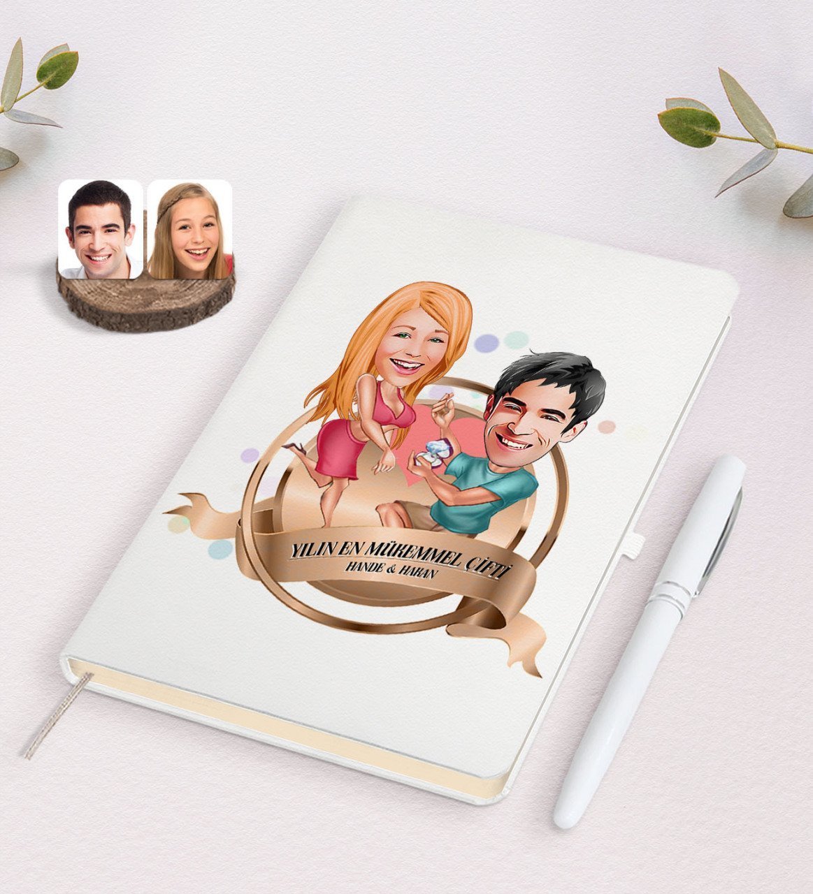 Kişiye Özel Yılın En Mükemmel Çifti Karikatürlü Beyaz Defter ve Kalem Hediye Seti-19