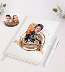 Kişiye Özel Yılın En Mükemmel Çifti Karikatürlü Beyaz Defter ve Kalem Hediye Seti-17