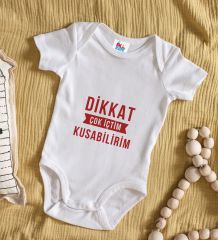 BK Kids Dikkat Çok İçtim Tasarımlı Beyaz Bebek Body Zıbın-1