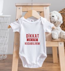 BK Kids Dikkat Çok İçtim Tasarımlı Beyaz Bebek Body Zıbın-1