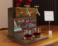 BK Gift Kişiye Özel Kabartma Motorsiklet Tasarımlı Çift Musluklu Doğal Ahşap İçki Standı-2, İçki Standı, Doğum Günü Hediyesi, Ev Hediyesi, Erkek Hediye