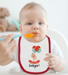 BK Kids Mekanın Sahibi Geliyor Tasarımlı Kırmızı Bebek Mama Önlüğü-1