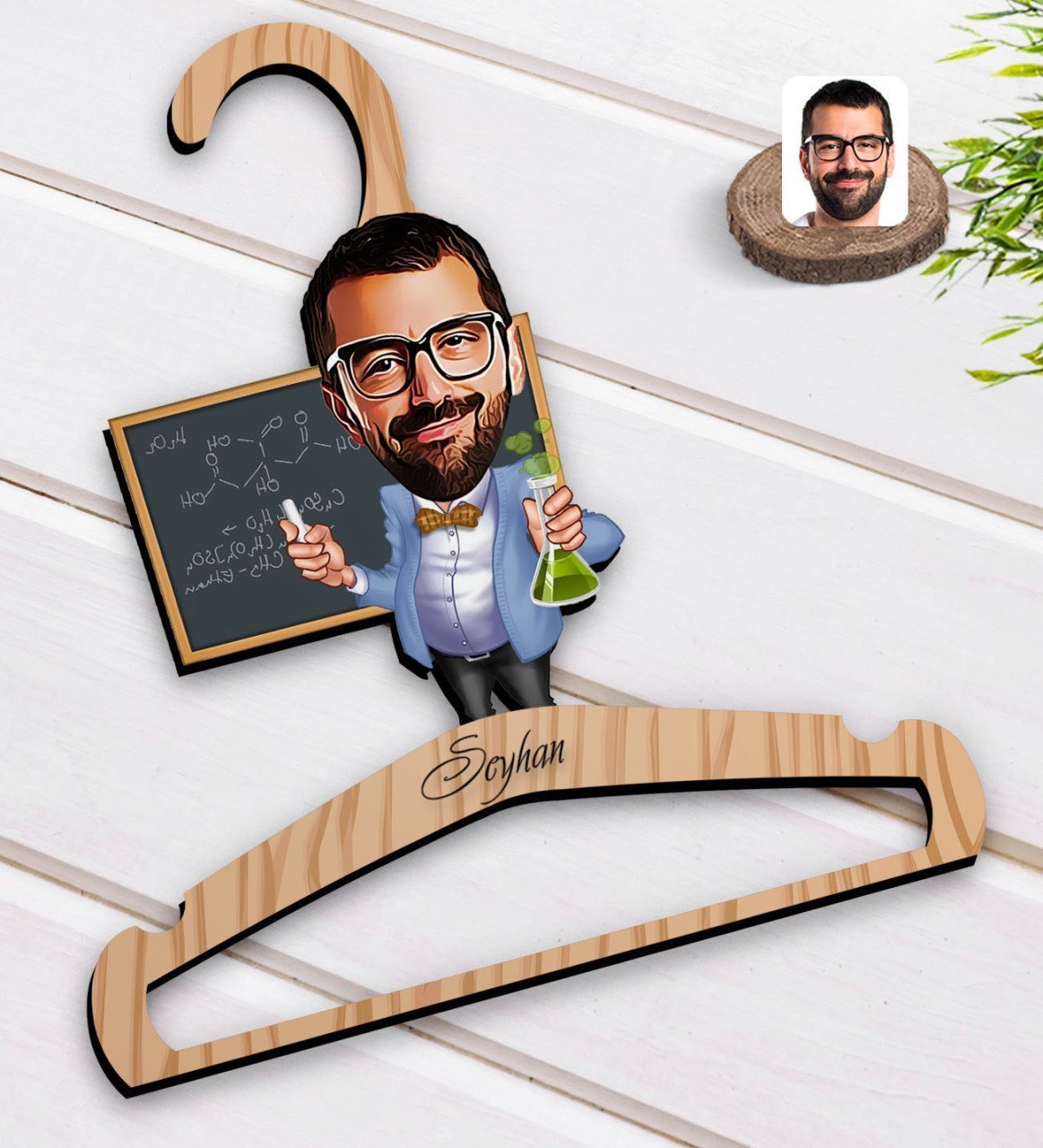 Kişiye Özel Erkek Kimya Öğretmeni Karikatürlü Standart Boy Ahşap Elbise Askısı-1
