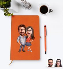Kişiye Özel Sevgililer Karikatürlü Turuncu Termo Deri Defter Kalem Seti Model 105