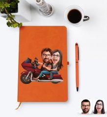 Kişiye Özel Sevgililer Karikatürlü Turuncu Termo Deri Defter Kalem Seti Model 103