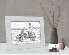 Kişiye Özel Tam Boy Karakalem Motosikletli Adam Karikatürlü Dekoratif Çerçeve-1