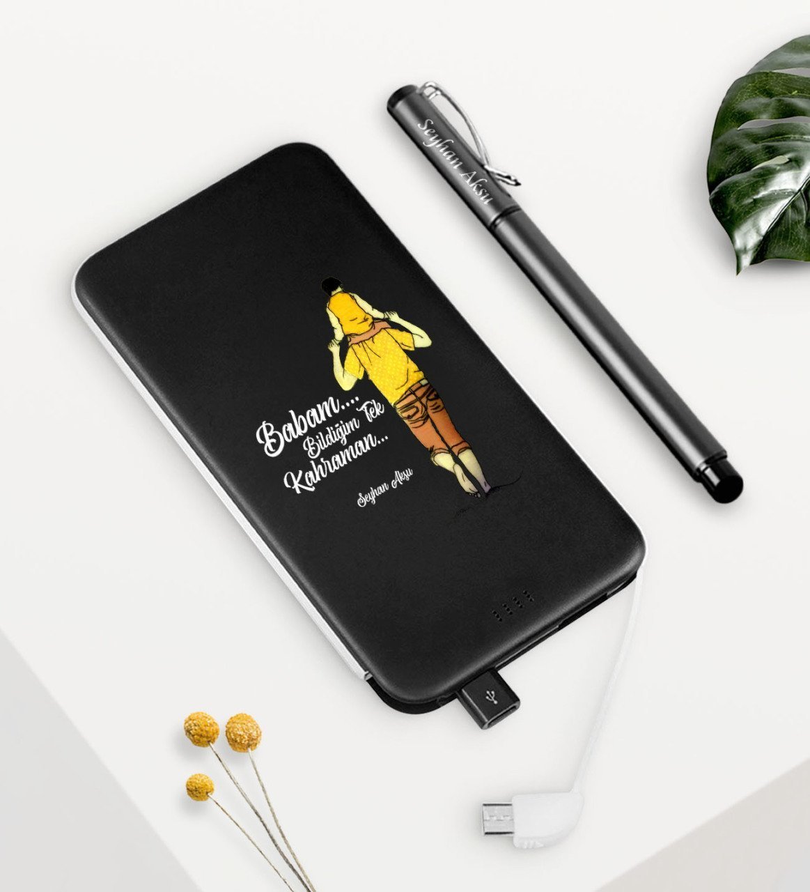 Kişiye Özel Babam Bildiğim Tek Kahraman Siyah 5000 mAh Powerbank ve Kalem Seti