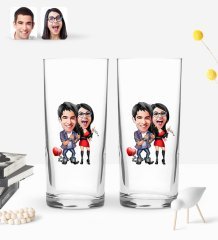 Kişiye Özel Sevgililer Karikatürlü 2’li Rakı Bardağı ve Meze Tabaklı Doğal Masif Ahşap Servis Sunum Tepsisi Model 1