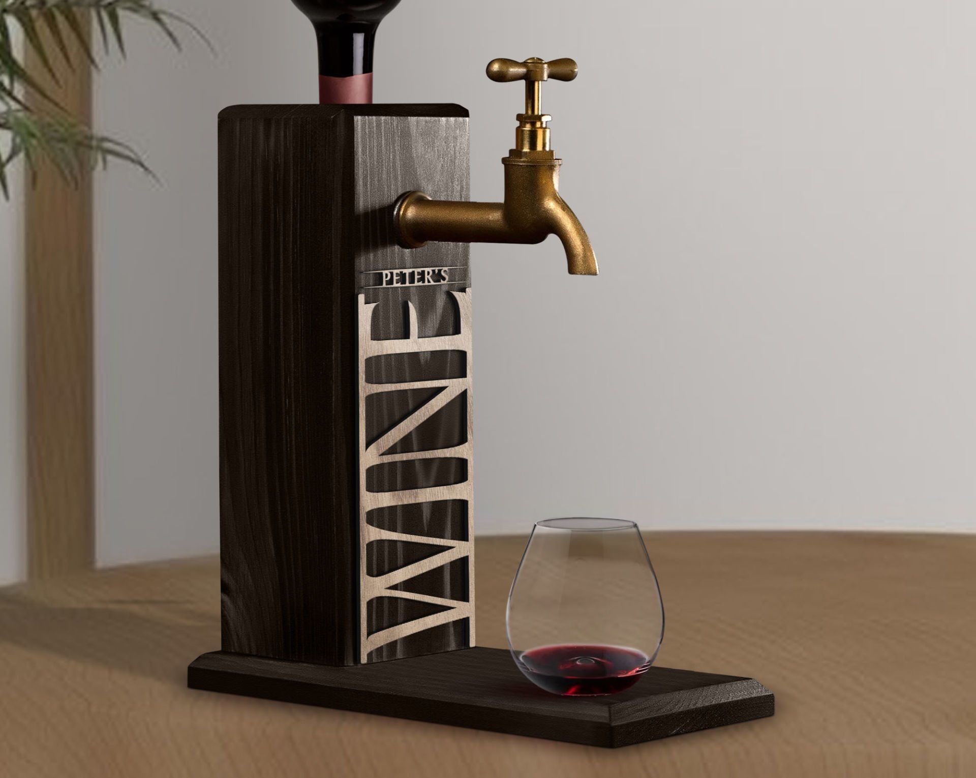 BK Gift Kişiye Özel Kabartma İsimli Musluklu Siyah(Ebony) Ahşap Şarap Standı, Şarap Çeşmesi, Doğum Günü Hediyesi, Ev Hediyesi, İçecek Dispenseri-7