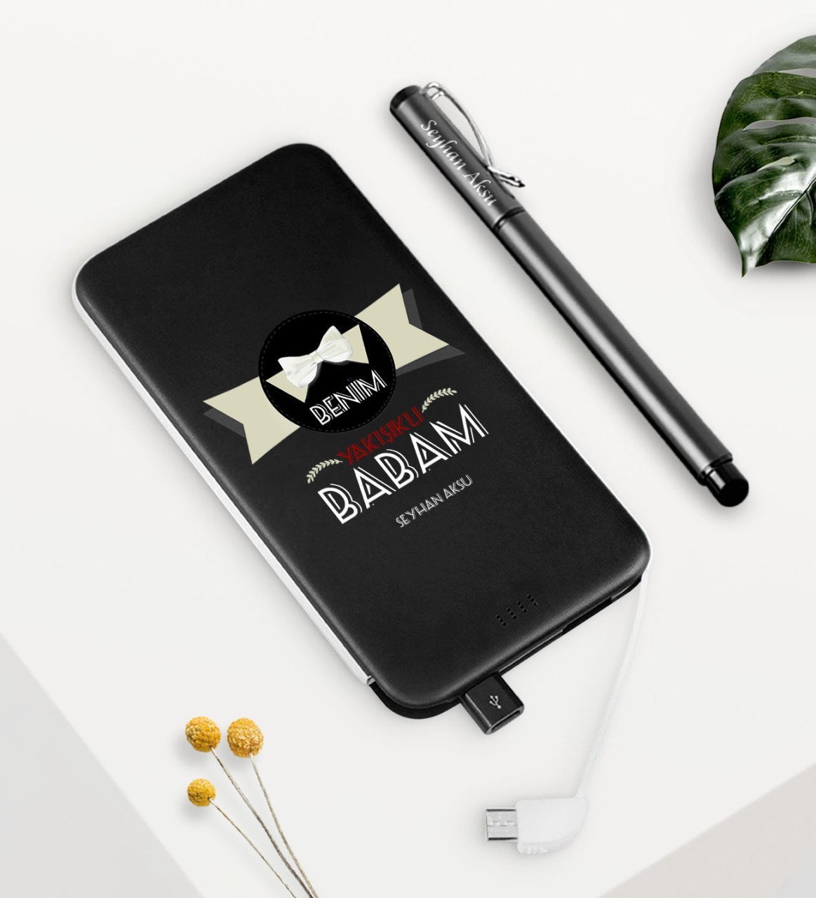 Kişiye Özel Benim Yakışıklı Babam Siyah 5000 mAh Powerbank ve Kalem Seti