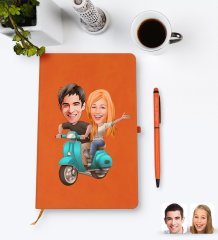 Kişiye Özel Sevgililer Karikatürlü Turuncu Termo Deri Defter Kalem Seti Model 99