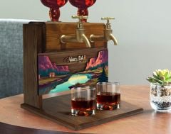 BK Gift Kişiye Özel Kabartma Manzara Tasarımlı Çift Musluklu Doğal Ahşap İçki Standı-5, İçki Standı, Doğum Günü Hediyesi, Ev Hediyesi, Erkek Hediye