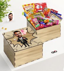 Kişiye Özel Ahşap Kutuda Bay Doğum Günü Karikatürlü Nostaljik Lezzetler Hediye Seti-3