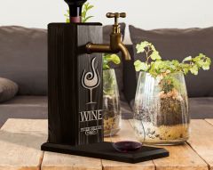BK Gift Kişiye Özel Kabartma İsimli Musluklu Siyah(Ebony) Ahşap Şarap Standı, Şarap Çeşmesi, Doğum Günü Hediyesi, Ev Hediyesi, İçecek Dispenseri-4