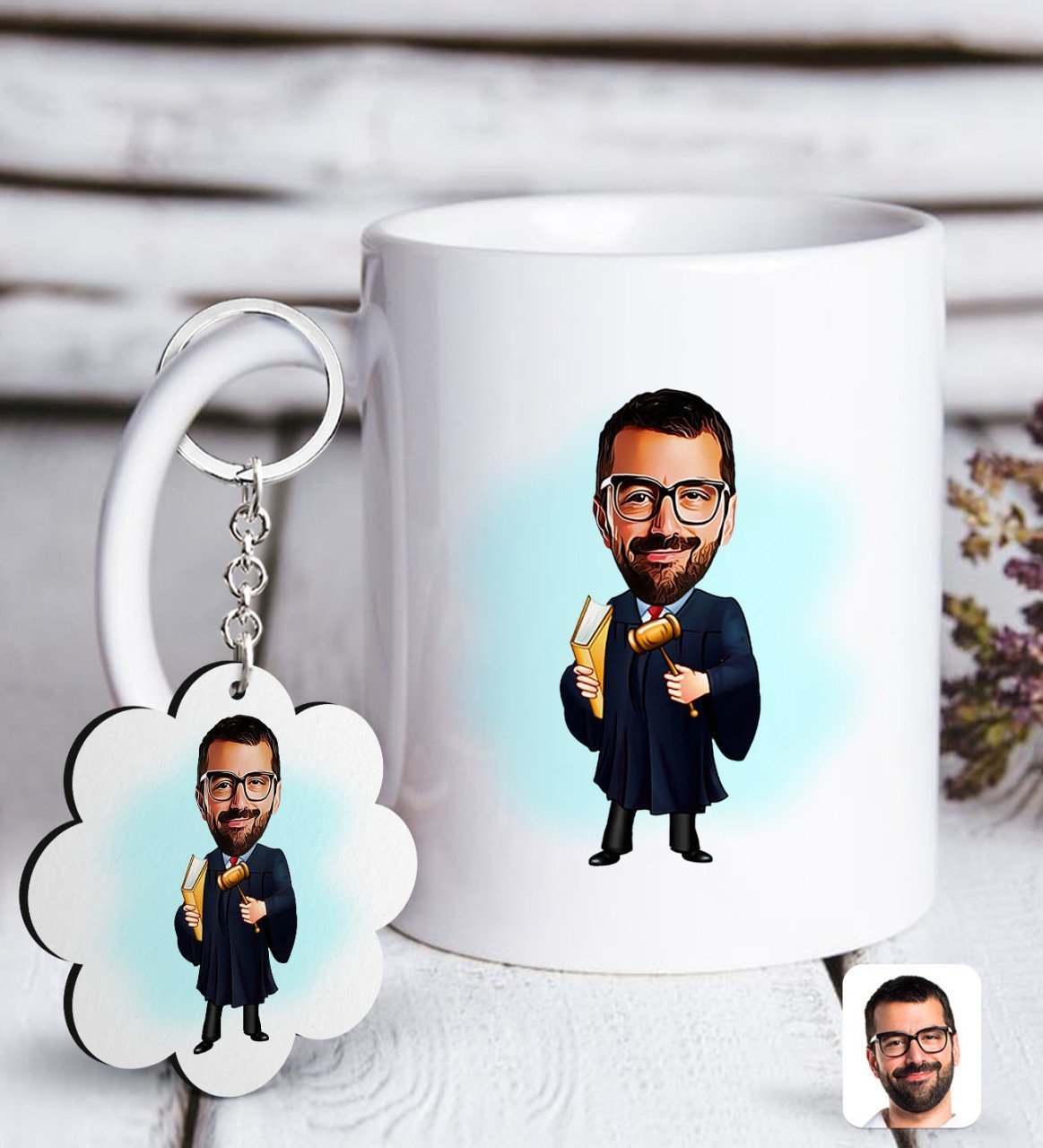 Kişiye Özel Erkek Hakim Karikatürlü Beyaz Kupa ve Anahtarlık Hediye Seti-1