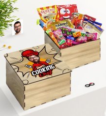 Kişiye Özel Ahşap Kutuda Bay Chef Karikatürlü Nostaljik Lezzetler Hediye Seti-11