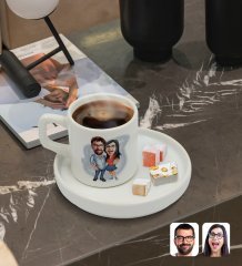 Kişiye Özel Sunum Tabaklı Sevgililer Karikatürlü Türk Kahvesi Fincanı Model 105