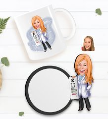 Kişiye Özel Kadın Göz Doktoru Karikatürlü Beyaz Kupa ve Ahşap Bardak Altlığı Hediye Seti-1