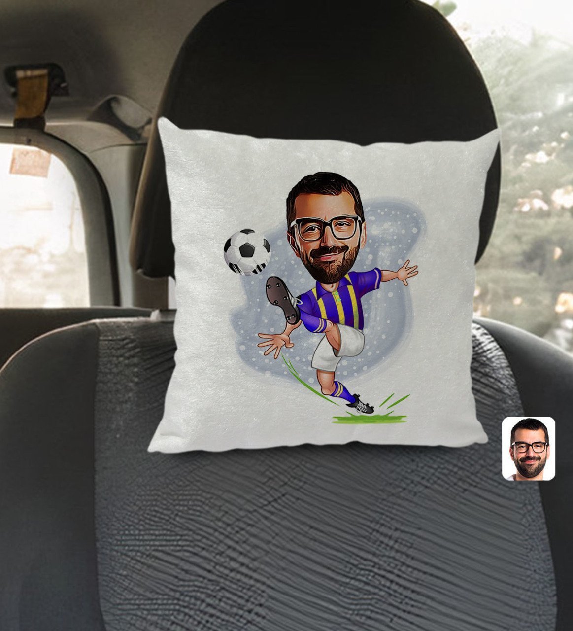 Kişiye Özel Sarı Lacivert Futbolcu Karikatürlü Kare Araç Koltuk Yastığı-1