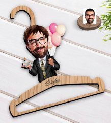 Kişiye Özel Erkek Doğum Günü Karikatürlü Standart Boy Ahşap Elbise Askısı-3