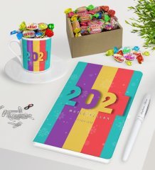BK Gift Kişiye Özel 2023 Mutlu Yıllar Beyaz Defter Kalem Türk Kahvesi Fincanı ve Kutulu Haribo Şeker Hediye Seti-8