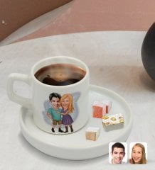 Kişiye Özel Sunum Tabaklı Sevgililer Karikatürlü Türk Kahvesi Fincanı Model 80