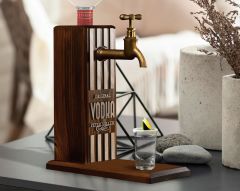 BK Gift Kişiye Özel Kabartma İsimli Musluklu Ceviz Ahşap Vodka Standı, Vodka Çeşmesi, Doğum Günü Hediyesi, Ev Hediyesi, İçecek Dispenseri-1