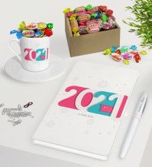 BK Gift Kişiye Özel 2023 Mutlu Yıllar Beyaz Defter Kalem Türk Kahvesi Fincanı ve Kutulu Haribo Şeker Hediye Seti-6