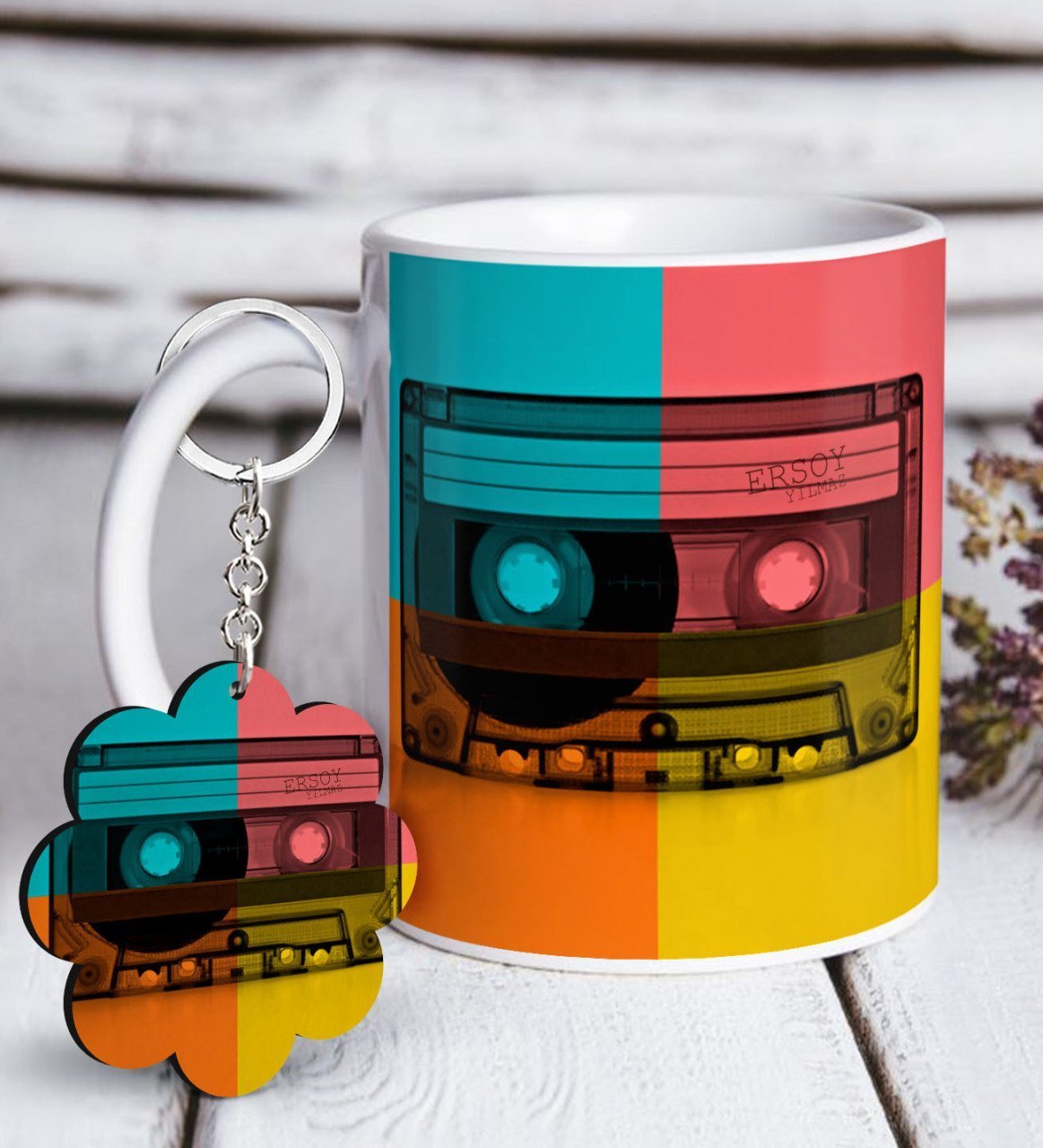 Kişiye Özel Retro Kaset Beyaz Kupa ve Anahtarlık Hediye Seti
