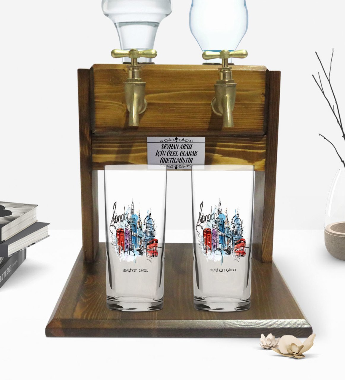 Kişiye Özel Renkli Baskılı London Tasarımlı İkili Rakı Bardağı ve Çift Musluklu Doğal Ahşap Rakı Standı-4