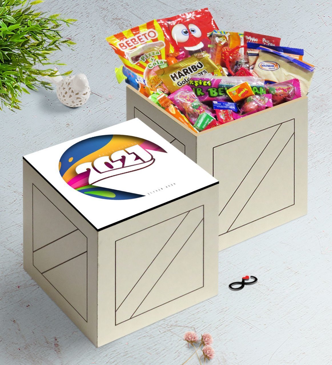 BK Gift Kişiye Özel 2023 Mutlu Yıllar Ahşap Kutuda Nostaljik Lezzetler Hediye Seti-10
