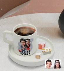 Kişiye Özel Sunum Tabaklı Sevgililer Karikatürlü Türk Kahvesi Fincanı Model 1